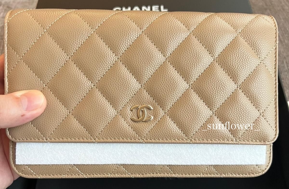 シャネル チェーンウォレット キャビアスキン ブラウンベージュ