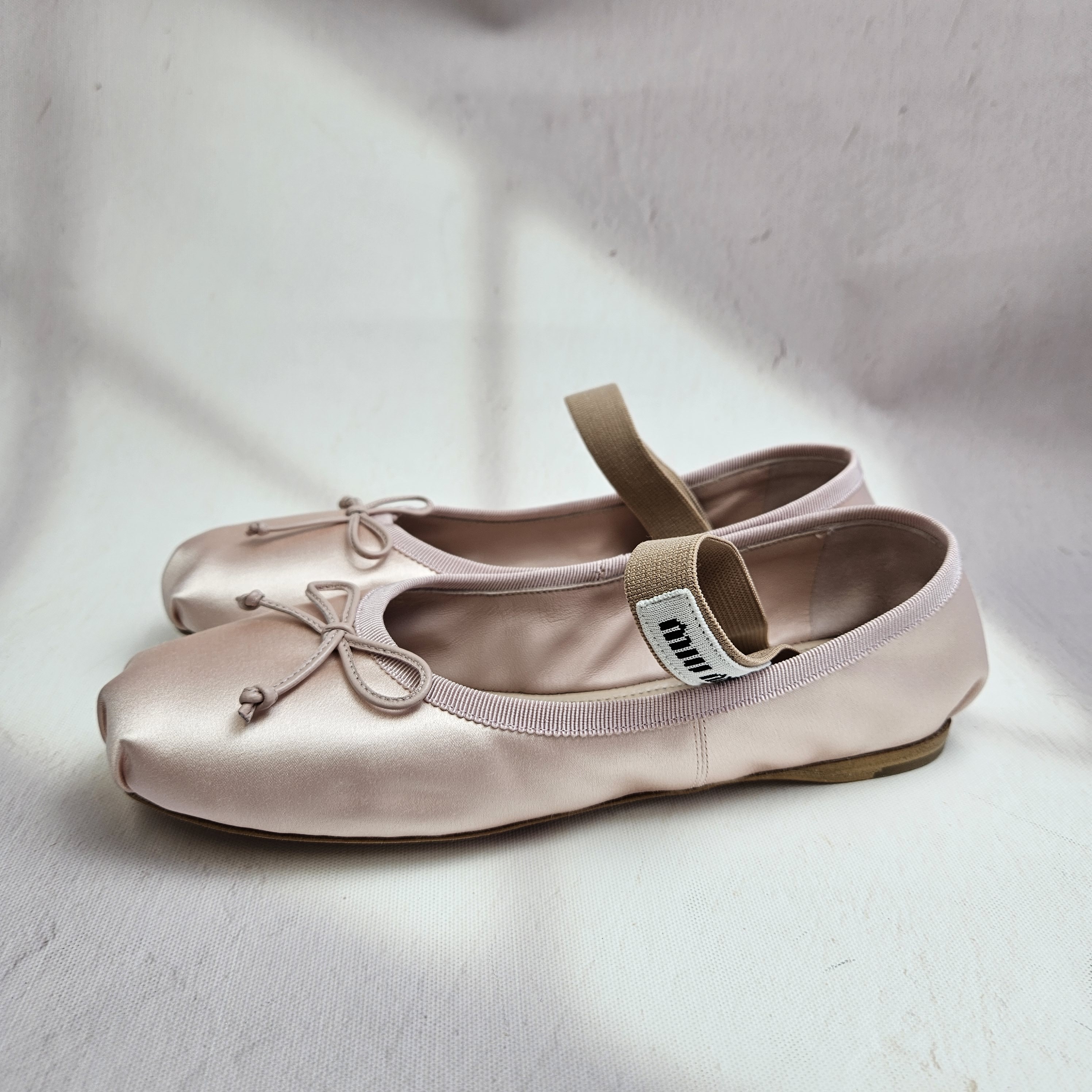 ☆【MIU MIU】☆ミュウミュウ サテンバレリーナ シューズ☆ (MiuMiu