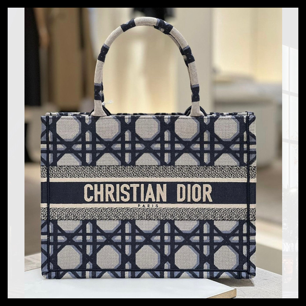 格子柄が魅力的♪】Dior☆DIOR BOOK TOTE バッグ ミディアム (Dior