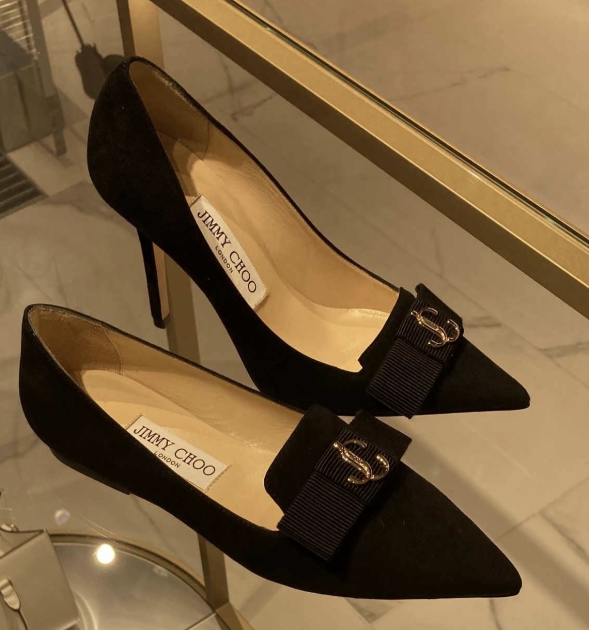 ジミーチュウ Gabie JC スエード リボン パンプス (Jimmy Choo