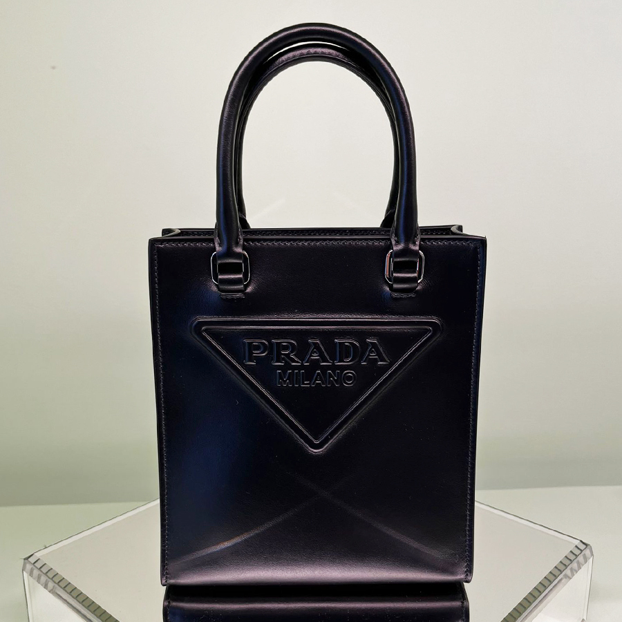 セール】プラダ☆レザー ハンドバッグ エンボスロゴ☆1BA333 (PRADA