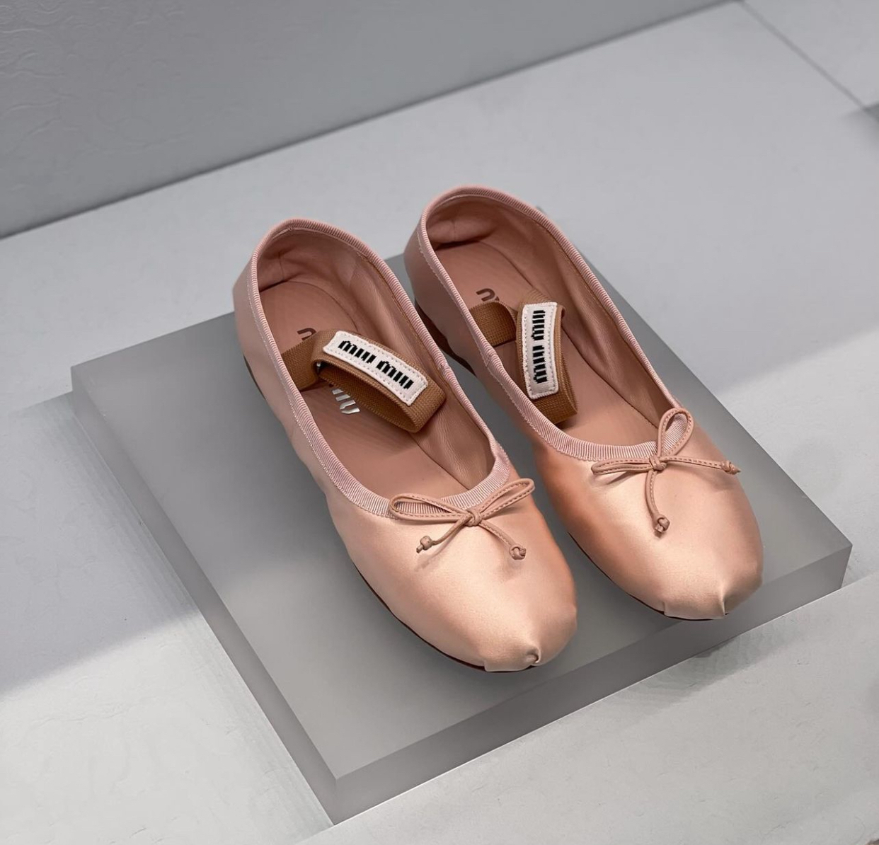 miumiu ベロア生地 バレエシューズ 23.5 miumiu ベロア生地 バレエ