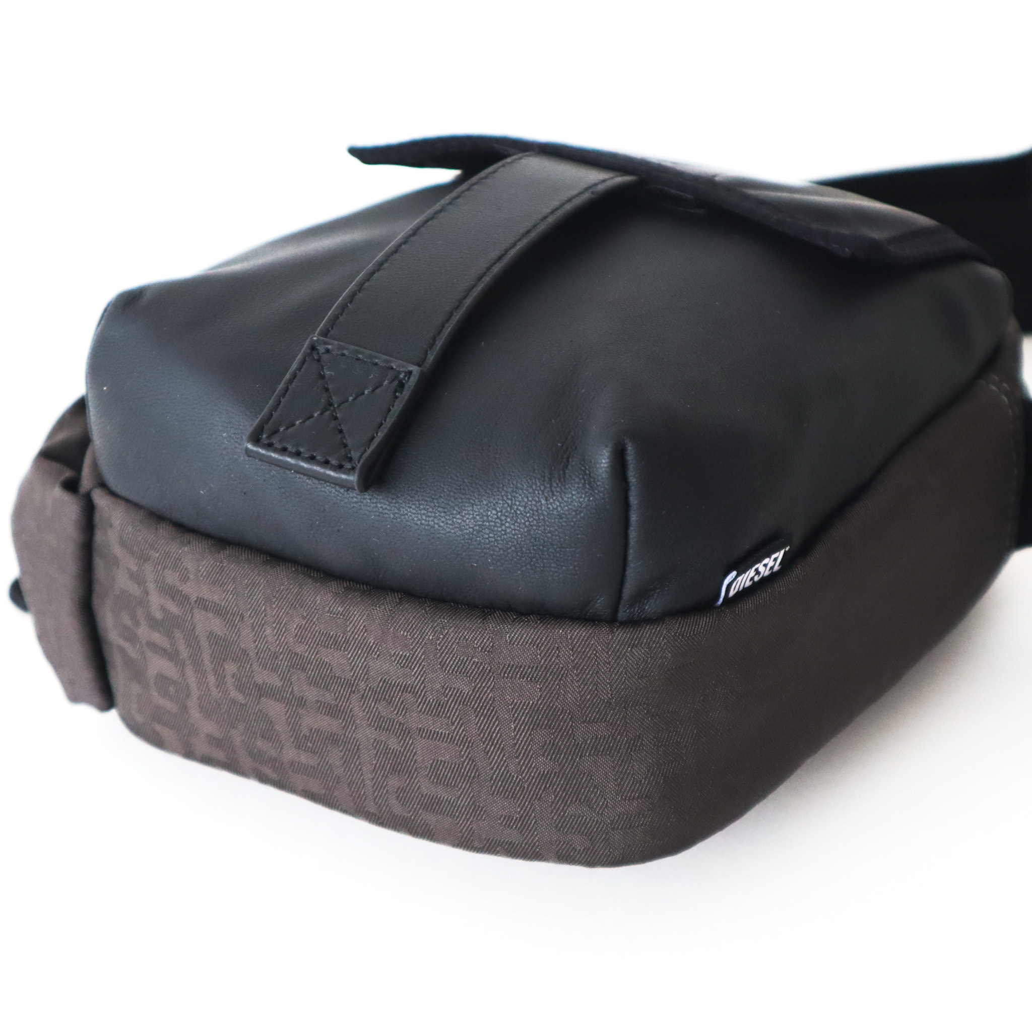 DIESEL ディーゼル ボディバッグ ショルダーバッグ 本革コンビ (DIESEL