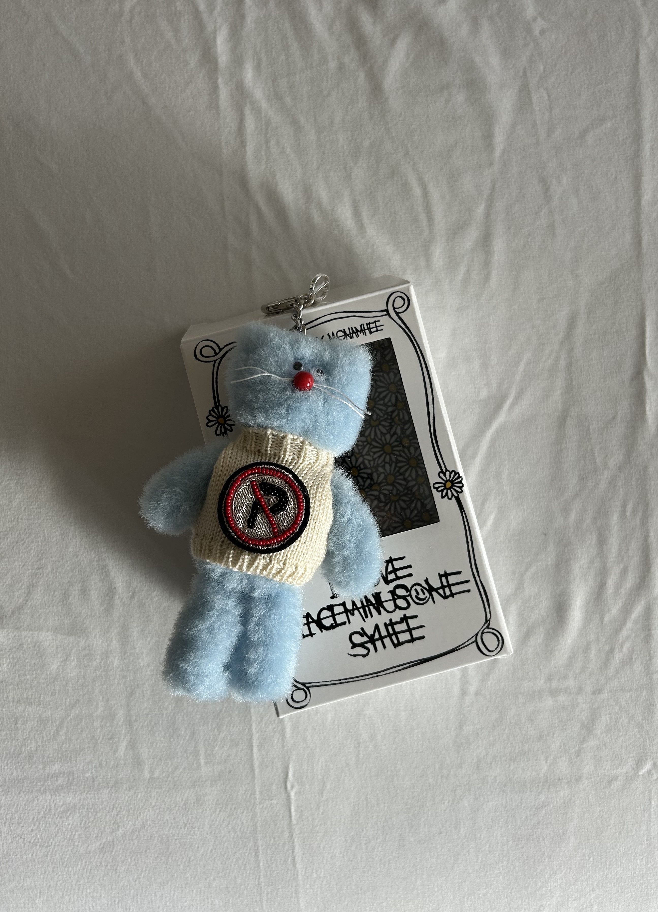 Monamhee x Peaceminusone】 Syhee Plush Keyring Sky Blue