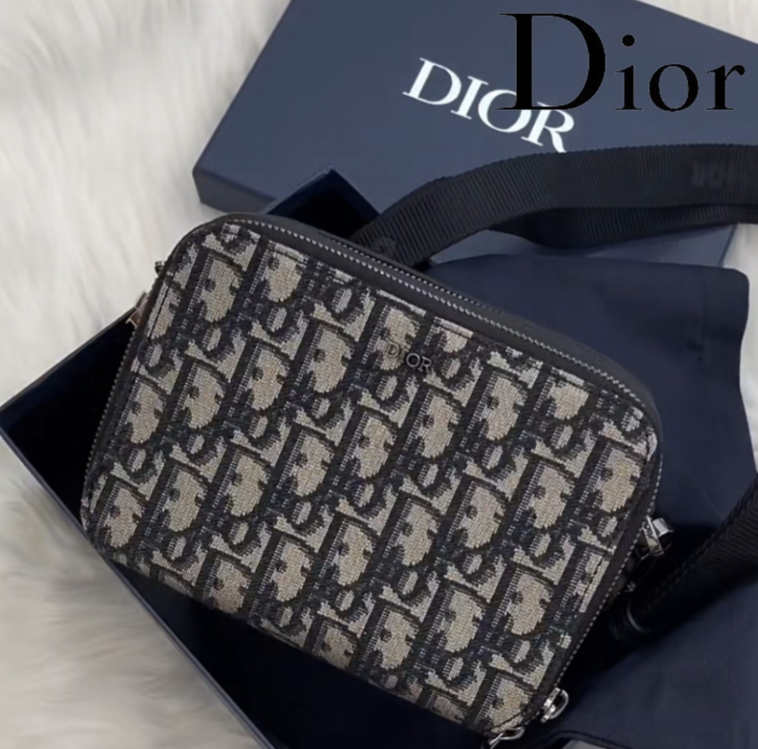 DIOR】ストラップ付きジップポーチ (Dior/ショルダーバッグ