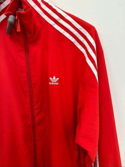 ADIDAS】Adilenium オーバーサイズトラックトップ RED☆追跡可 (adidas