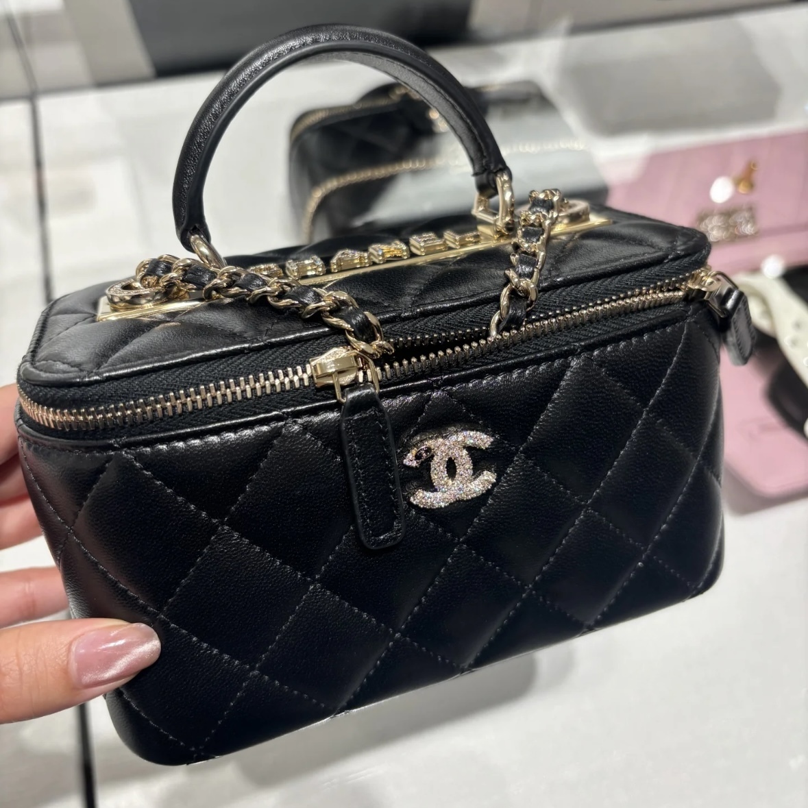 キラキラが可愛い♪】CHANELバニティ (CHANEL/ショルダーバッグ