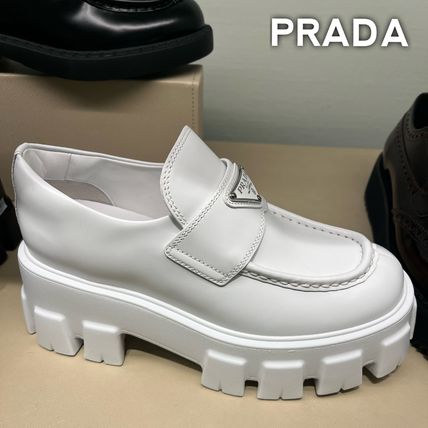 ホワイト（白）系 PRADA(プラダ) ローファー・オックスフォード