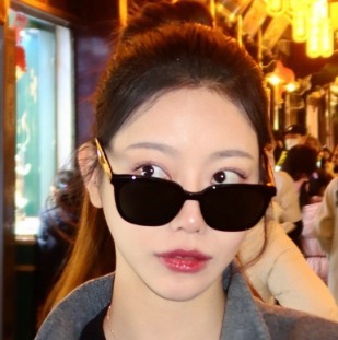 GENTLE MONSTER LILIT 01 スクエア型 黒 サングラス UVカット (Gentle