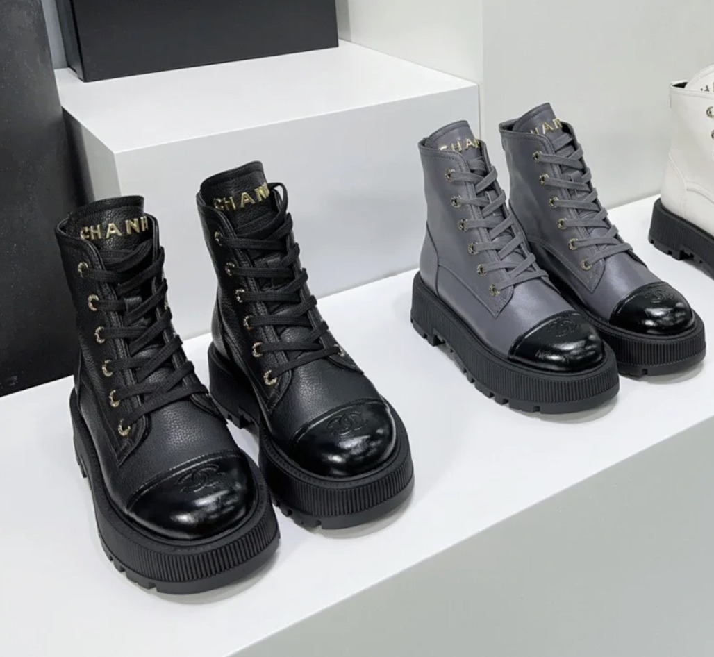 一目惚れ☆美シルエット【CHANEL】レースアップブーティ G45124
