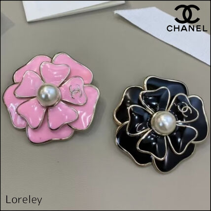 ブローチ ピンク系 CHANEL(シャネル) レディース - ブランド通販のBUYMA