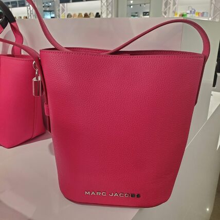 バケットバッグ ピンク系 MARC JACOBS(マークジェイコブス) - ブランド