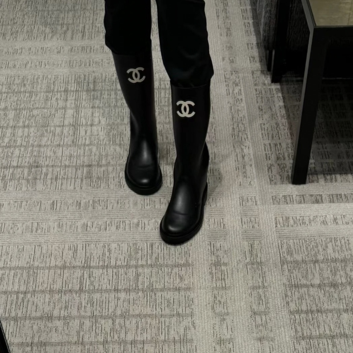 1足は欲しい☆ レインブーツ【CHANEL 】シャネルロングブーツ (CHANEL