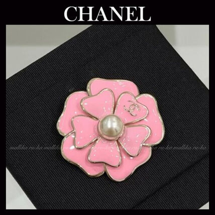 ブローチ ピンク系 CHANEL(シャネル) レディース - ブランド通販のBUYMA