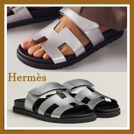 シルバー（銀色）系 HERMES(エルメス) サンダル・ミュール(レディース