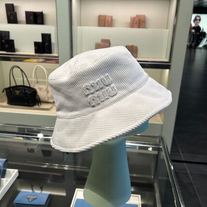 バケットハット ホワイト（白）系 MiuMiu(ミュウミュウ) - ブランド