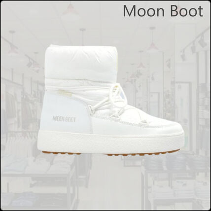 ホワイト（白）系 MOON BOOT(ムーンブーツ) ブーツ(レディース