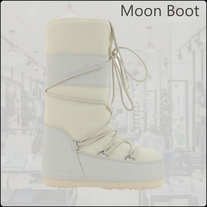 ホワイト（白）系 MOON BOOT(ムーンブーツ) ブーツ(レディース