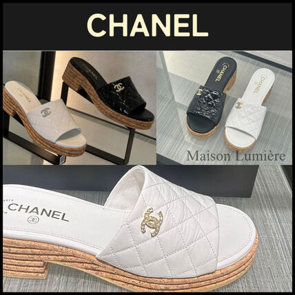 ホワイト（白）系 CHANEL(シャネル) サンダル・ミュール(レディース