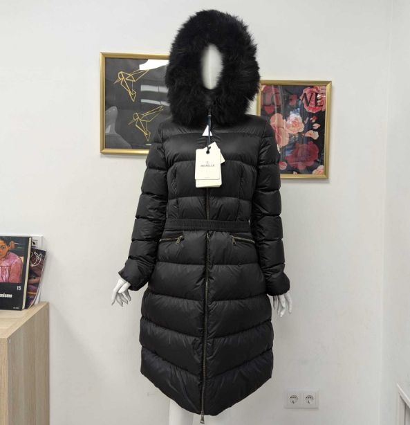 MONCLER(モンクレール)のファー付きダウンジャケット 人気モデル