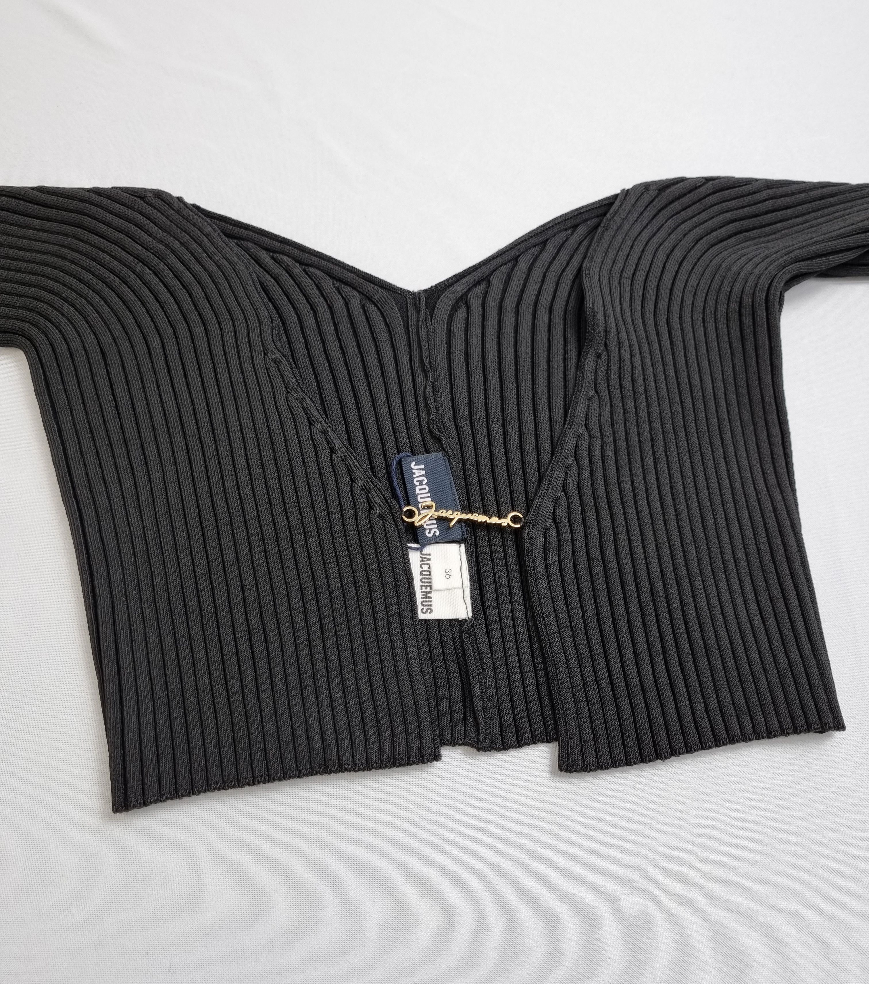 注目度急上昇中！『JACQUEMUS(ジャックムス)』のトップスをチェック