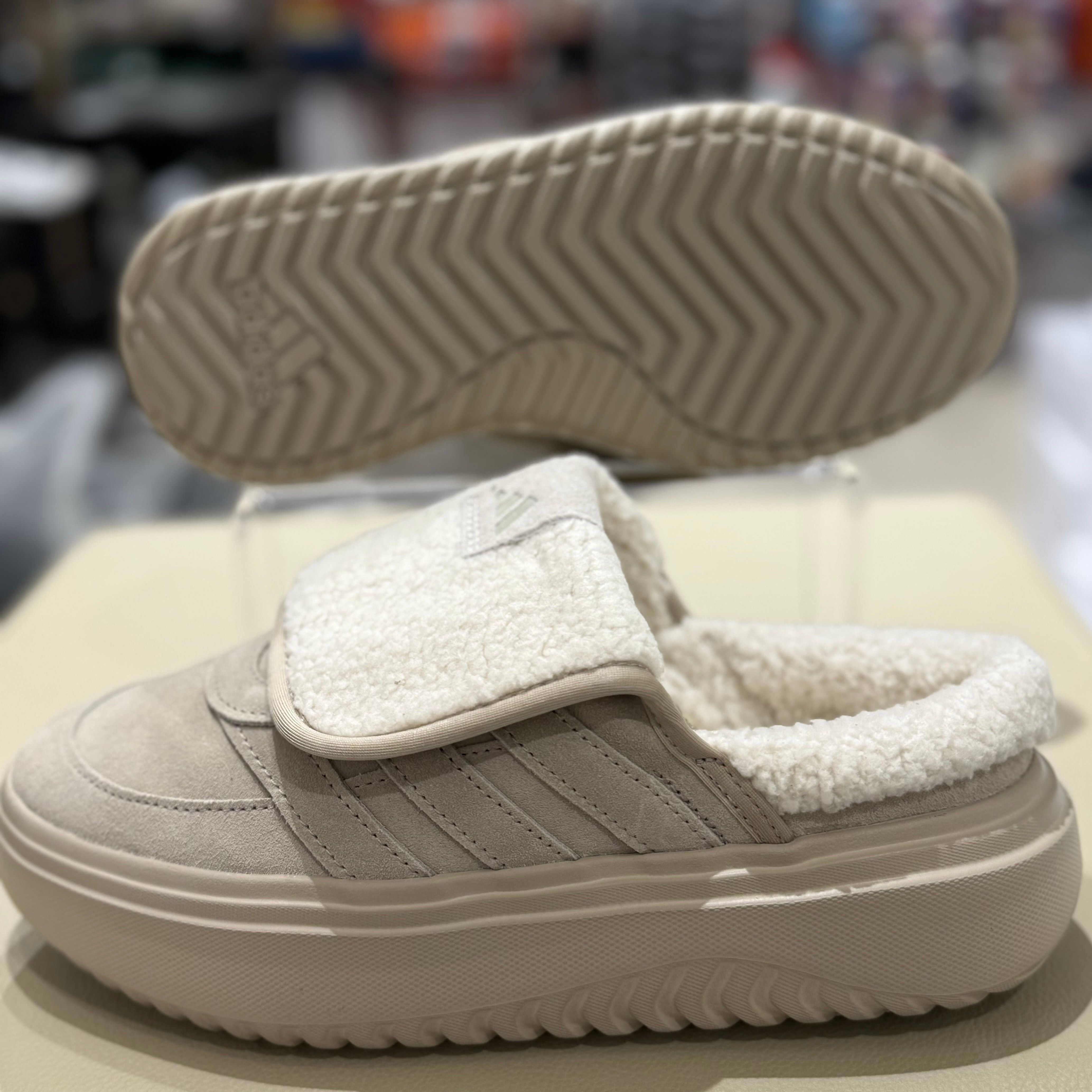 海外限定】adidas(アディダス)のもこもこミュールが可愛い！【BUYMA】