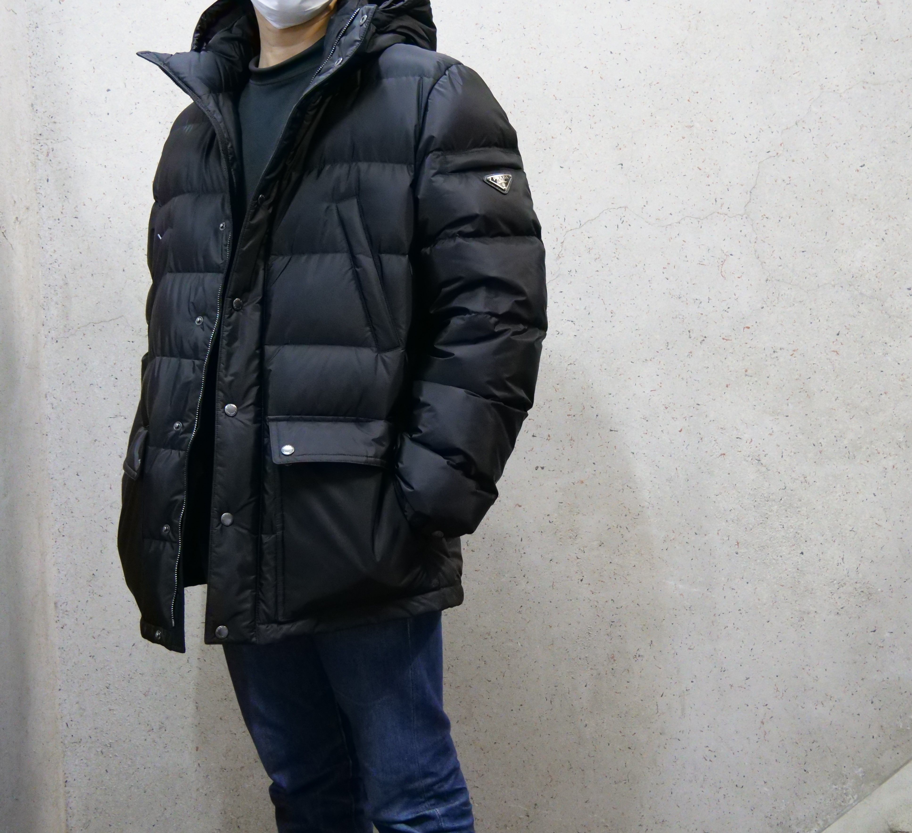 PRADA 国内直営 大人気 フード付きダウンジャケット (PRADA/ダウン