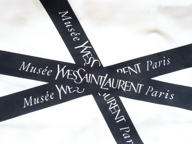 ○ 日本未発売 パリ イブサンローラン美術館 トートバッグ ロゴ (Saint