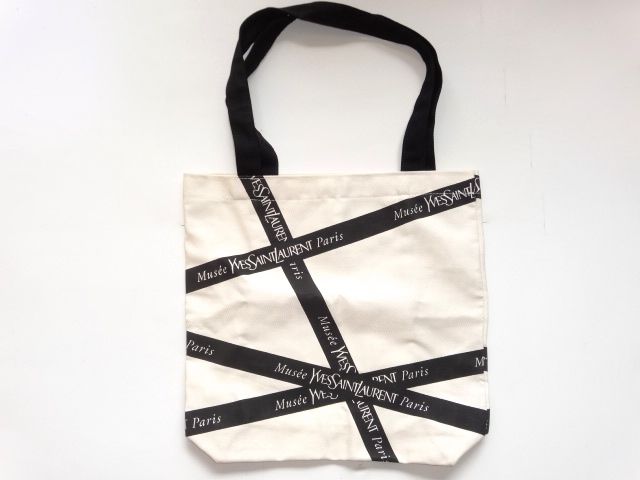 ○ 日本未発売 パリ イブサンローラン美術館 トートバッグ ロゴ (Saint