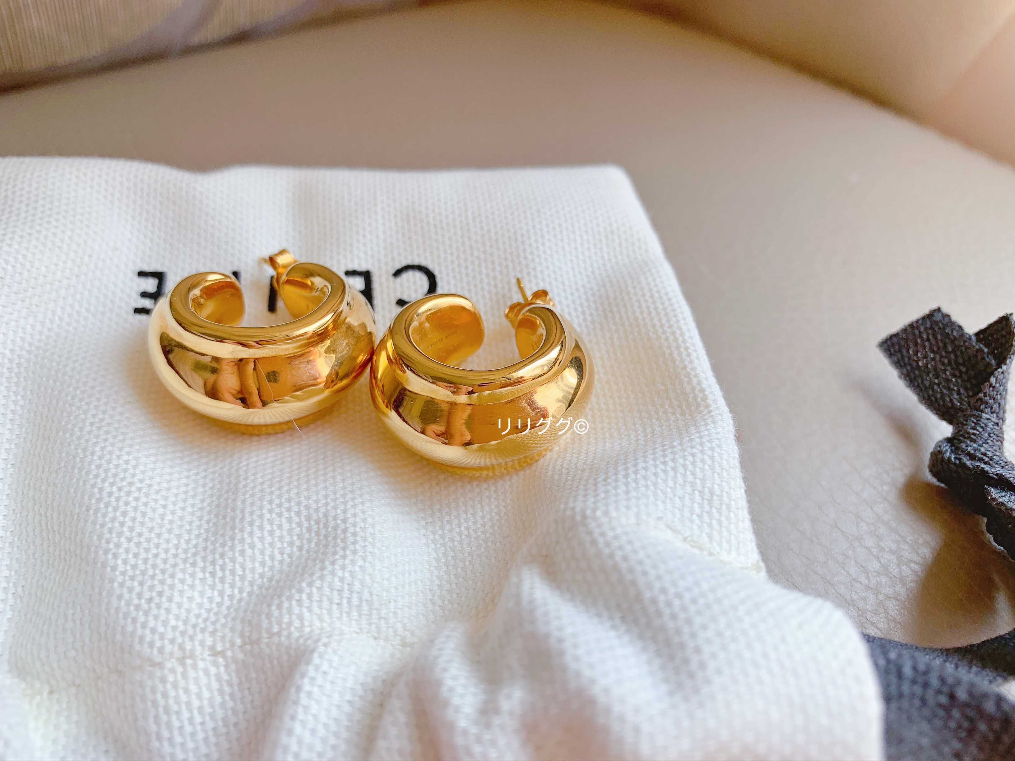 セリーヌ)シンプルHOOPSゴールドピアス (CELINE/ピアス) 42255796【BUYMA】