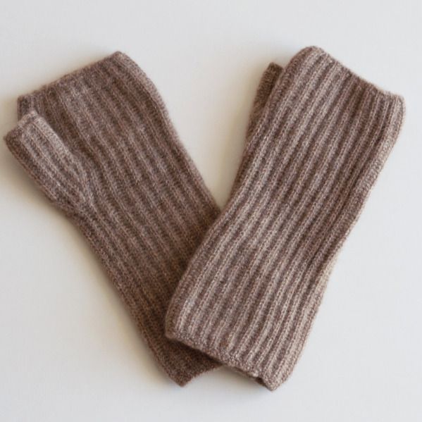 ジョンストンズ* カシミア リブ リストウォーマー／Otter (Johnstons