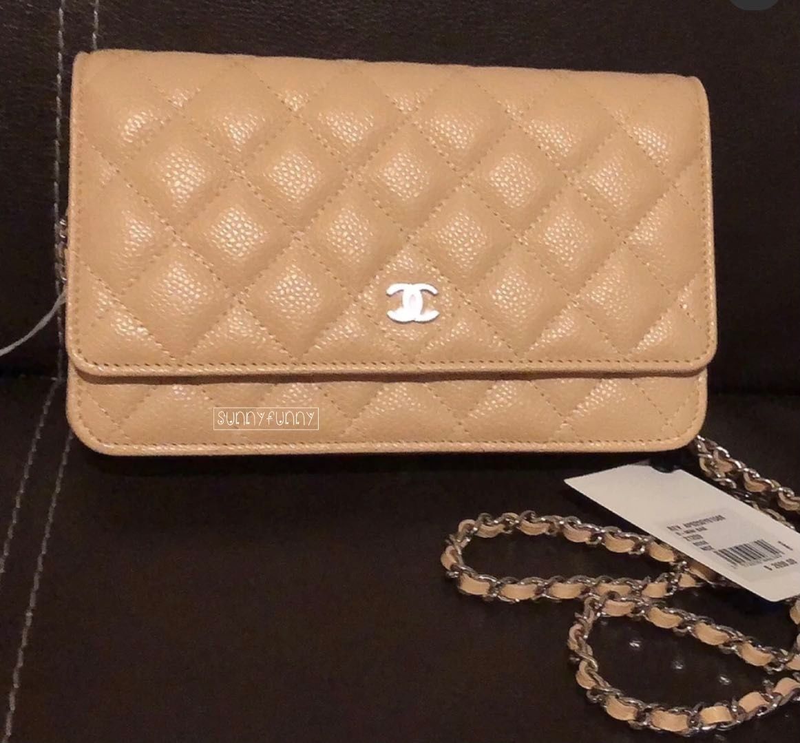 21AW《 定番人気☆ 》CHANEL WOC ベージュチェーンウォレット (CHANEL