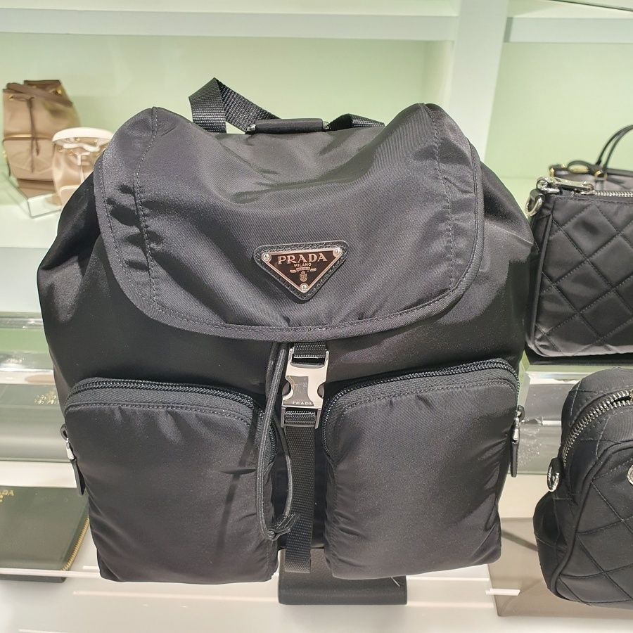 セール】プラダ☆ポケット付きナイロンバックパック☆1BZ070 (PRADA