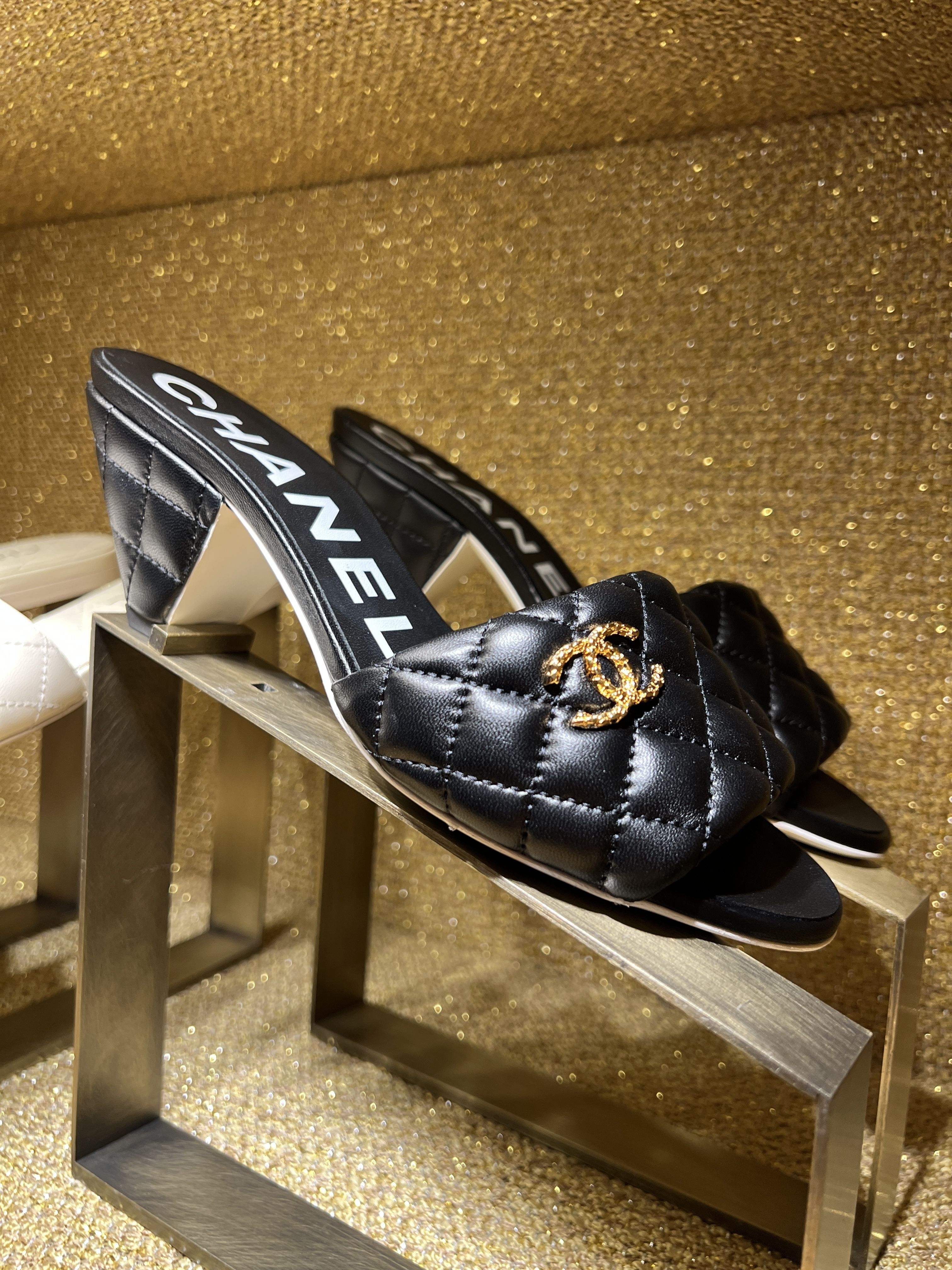 新作CHANELサンダル ミュール 7.5cm シャネル入手困難☆直営店 (CHANEL