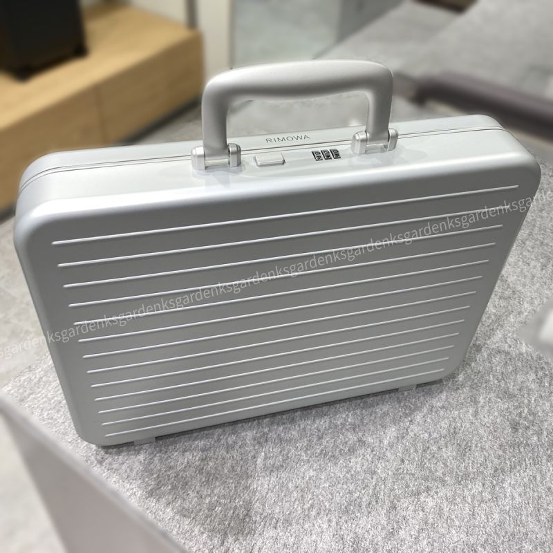RIMOWA☆アルミニウム製アタッシェケース☆すぐ届く！ (RIMOWA