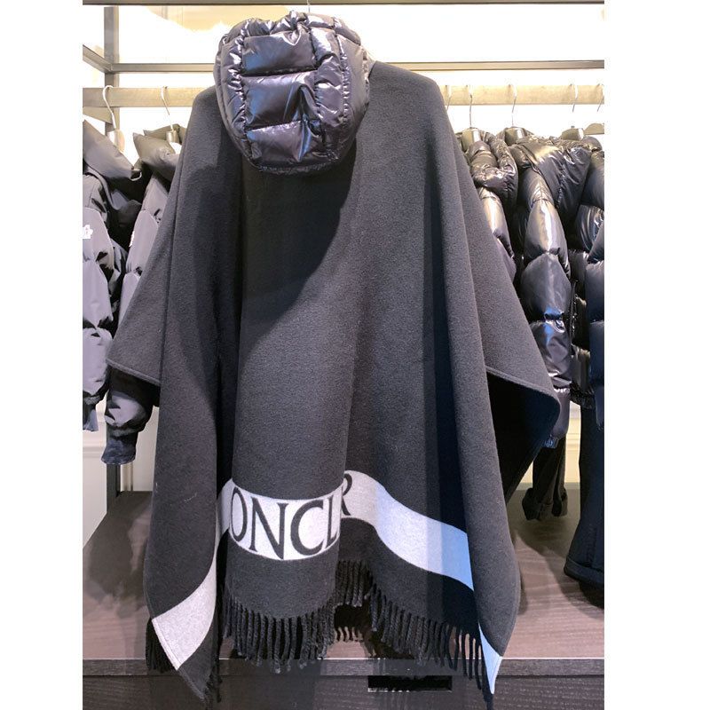 MONCLER Mantella ジャガードロゴケープ JACQUARD LOGO CAPE (MONCLER