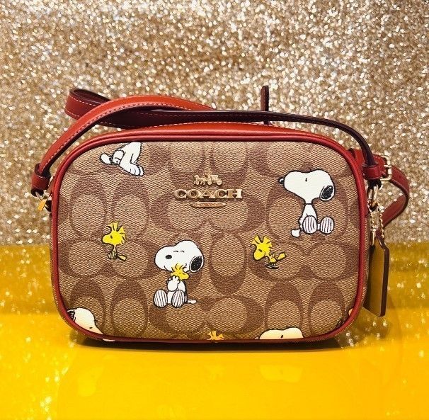 Coach x Peanuts スヌーピーコラボ シグネチャー カメラバッグ (Coach