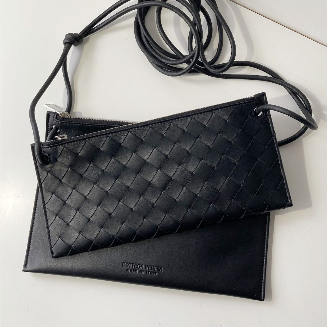 数量限定!BOTTEGA VENETA イントレチャート ダブル ショルダー