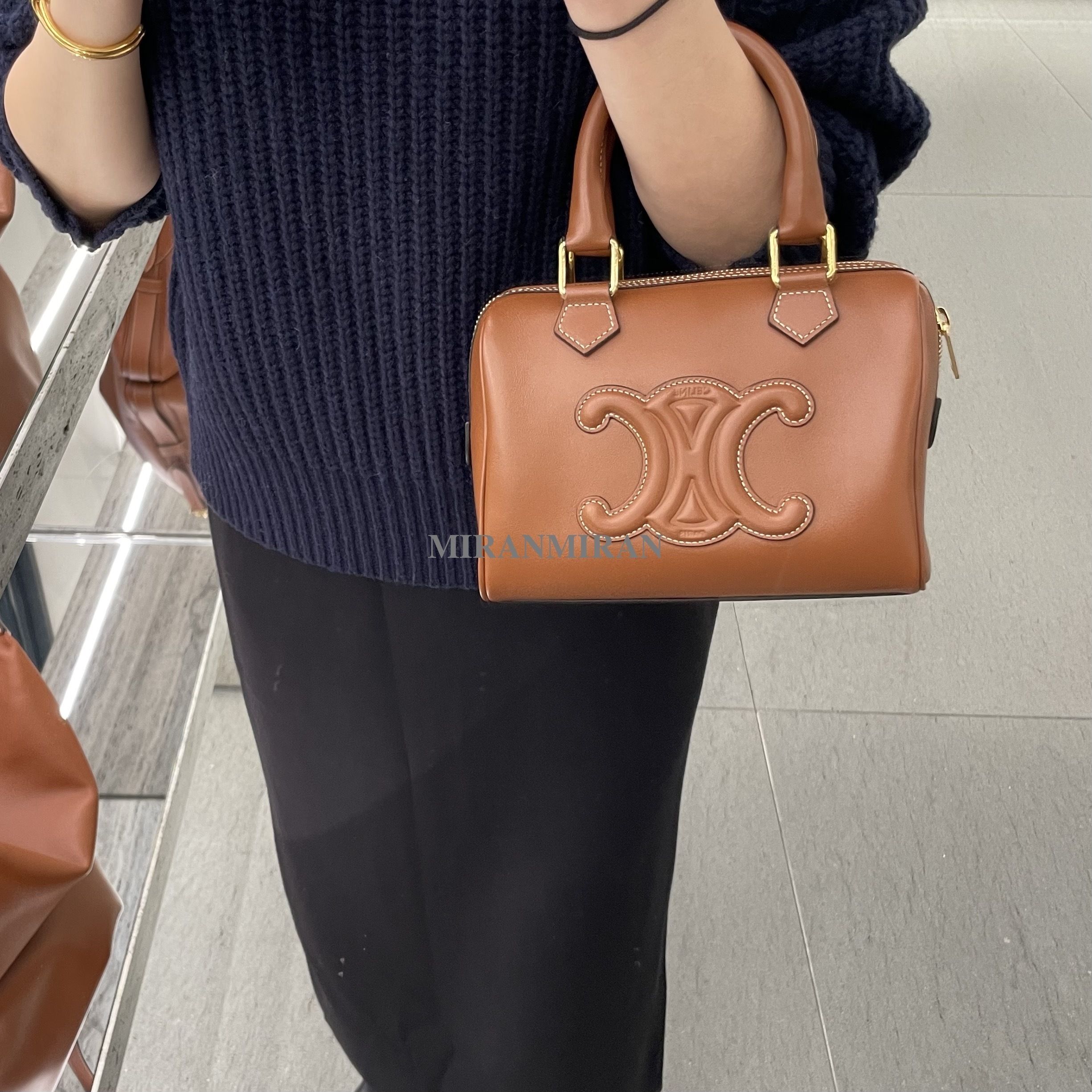 追跡付き発送【CELINE】 CUIR TRIOMPHE スモールボストン (CELINE