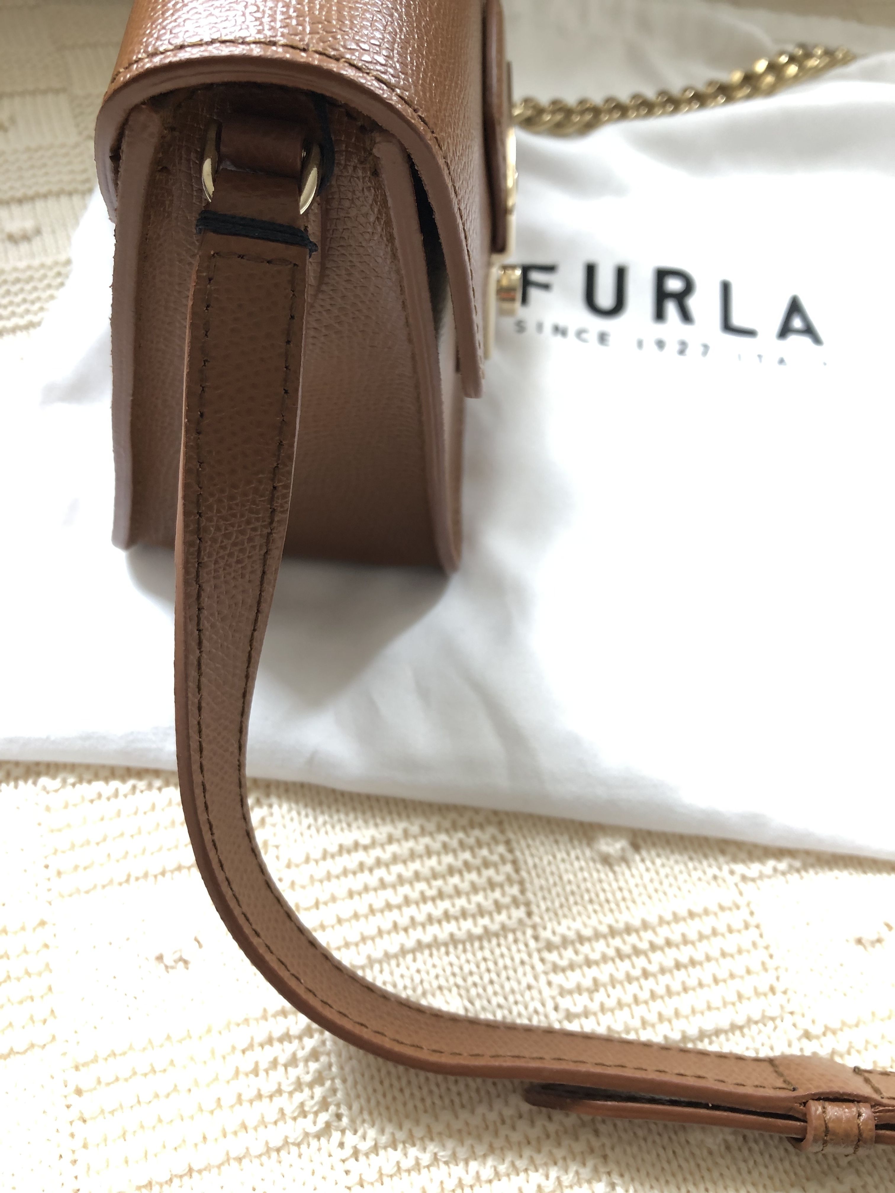 完売前に【FURLA】人気 フルラ メトロポリス ショルダー バッグ (FURLA
