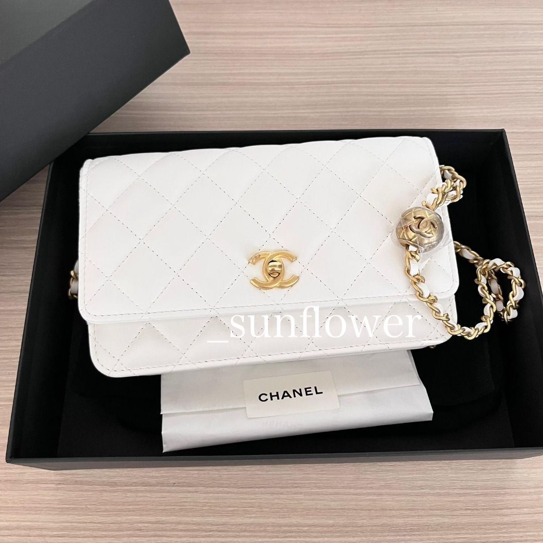 シャネル 23C ゴールドボール付きチェーンウォレット ホワイト (CHANEL