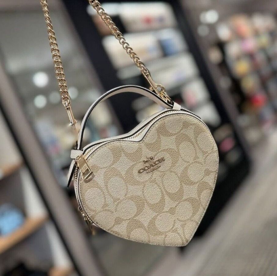 セール☆Coachハート型シグネチャーロゴ柄2wayクロスボディ (Coach