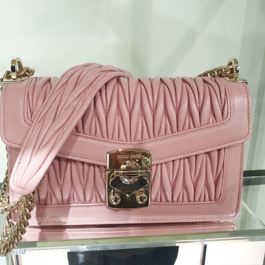 セール】ミュウ コンフィデンシャル マテラッセ☆5BD083 N88 (MiuMiu