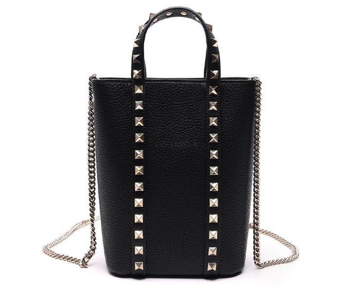 ☆送料関税込☆VALENTINO ロックスタッズ ショルダーバッグ