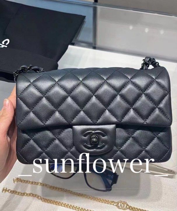 シャネル 23B ミニマトラッセフラップバッグ20cm オールブラック