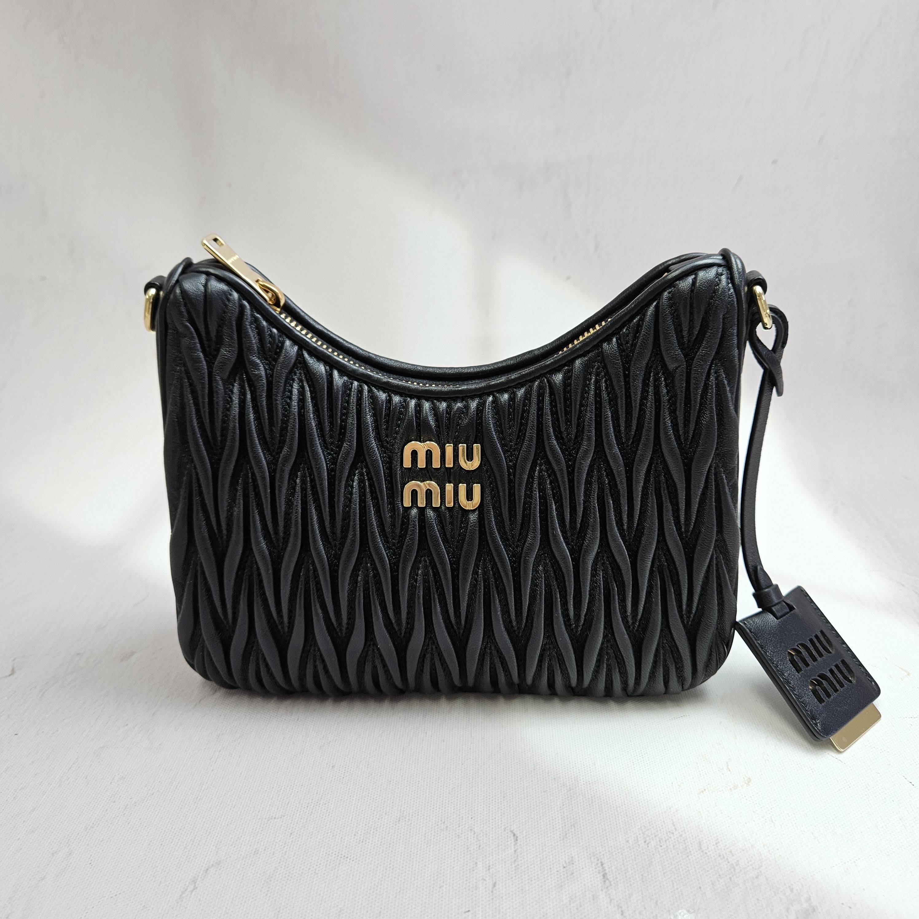 ☆人気☆【MIU MIU】☆MATELASSE マテラッセ ショルダーバッグ