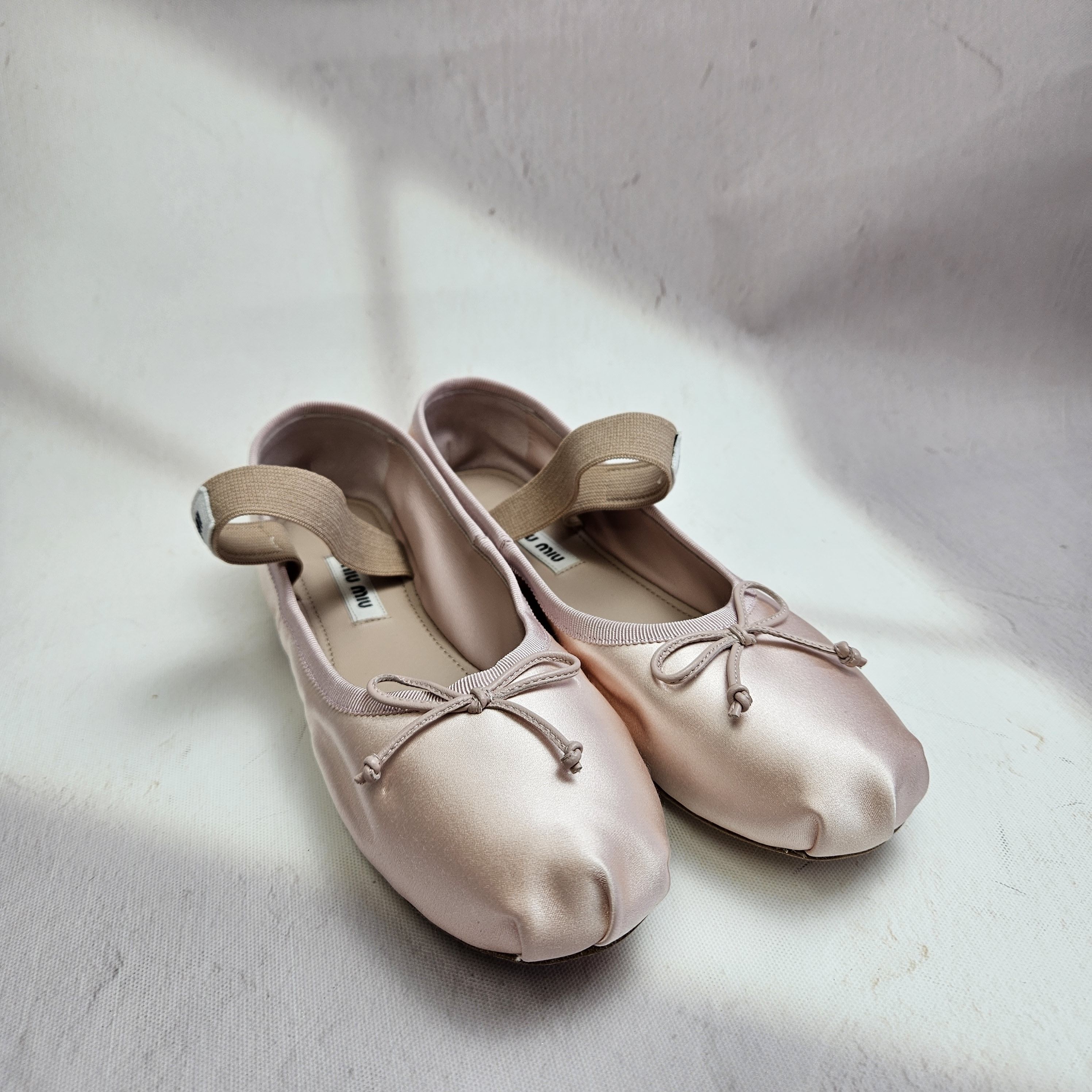 ☆【MIU MIU】☆ミュウミュウ サテンバレリーナ シューズ☆ (MiuMiu