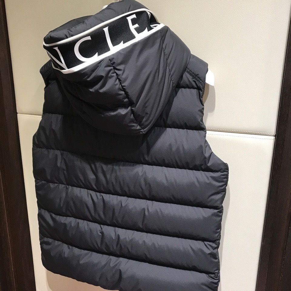 パリ直営店買付！【MONCLER】CARDAMINE 一番人気ダウンベスト (MONCLER
