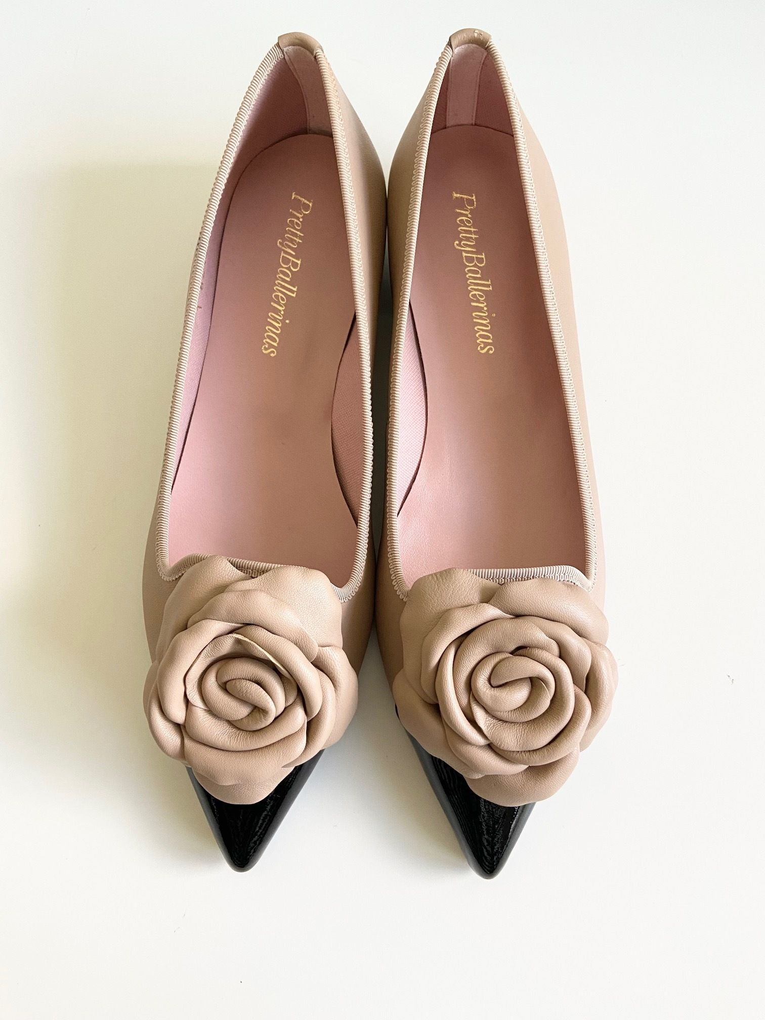 Pretty Ballerinas♪XLフラワー付ナッパレザーフラットシューズ