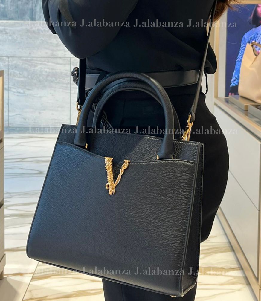 ヴェルサーチェ☆Vロゴ ショルダーバッグ (VERSACE/ショルダーバッグ